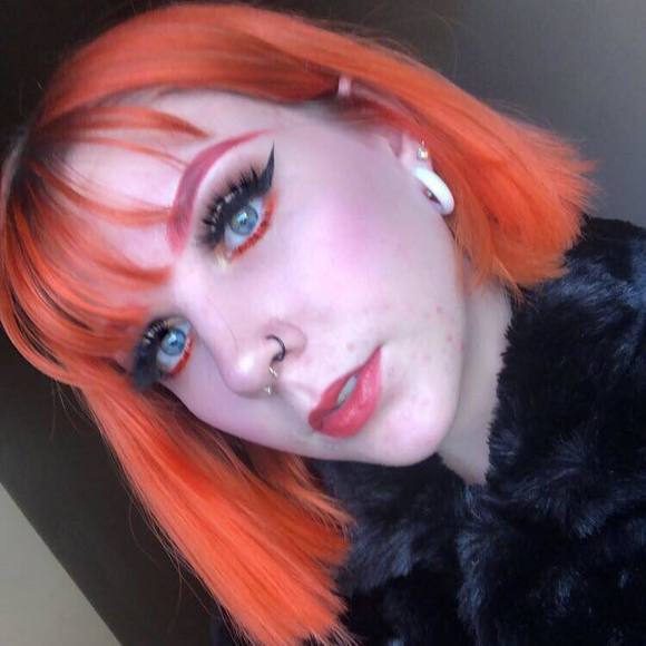 Meet your Posher, Madison - Picture 1 of 1